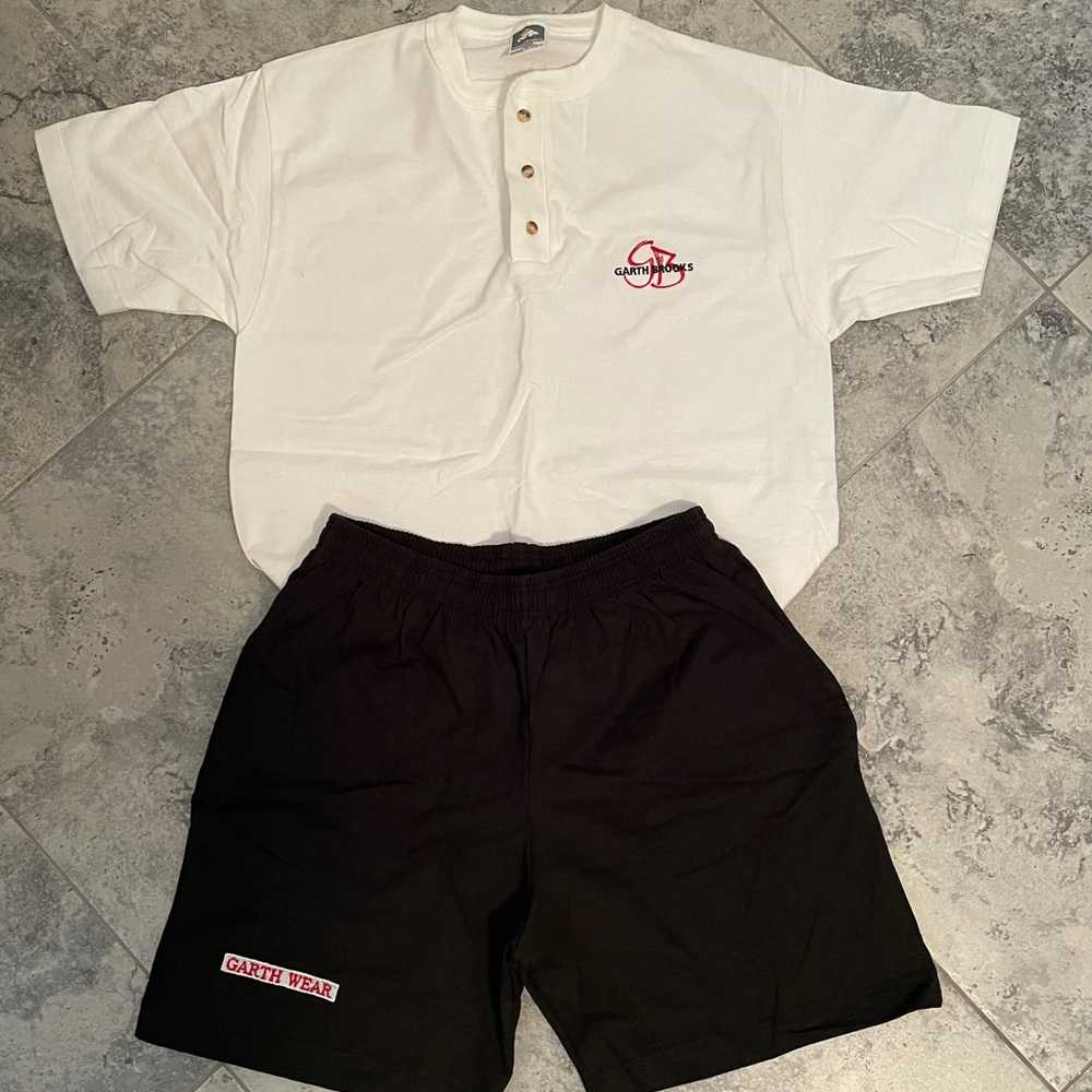 GARTH BROOKS VINTAGE SHORTS SET 1990. NEVER WORN